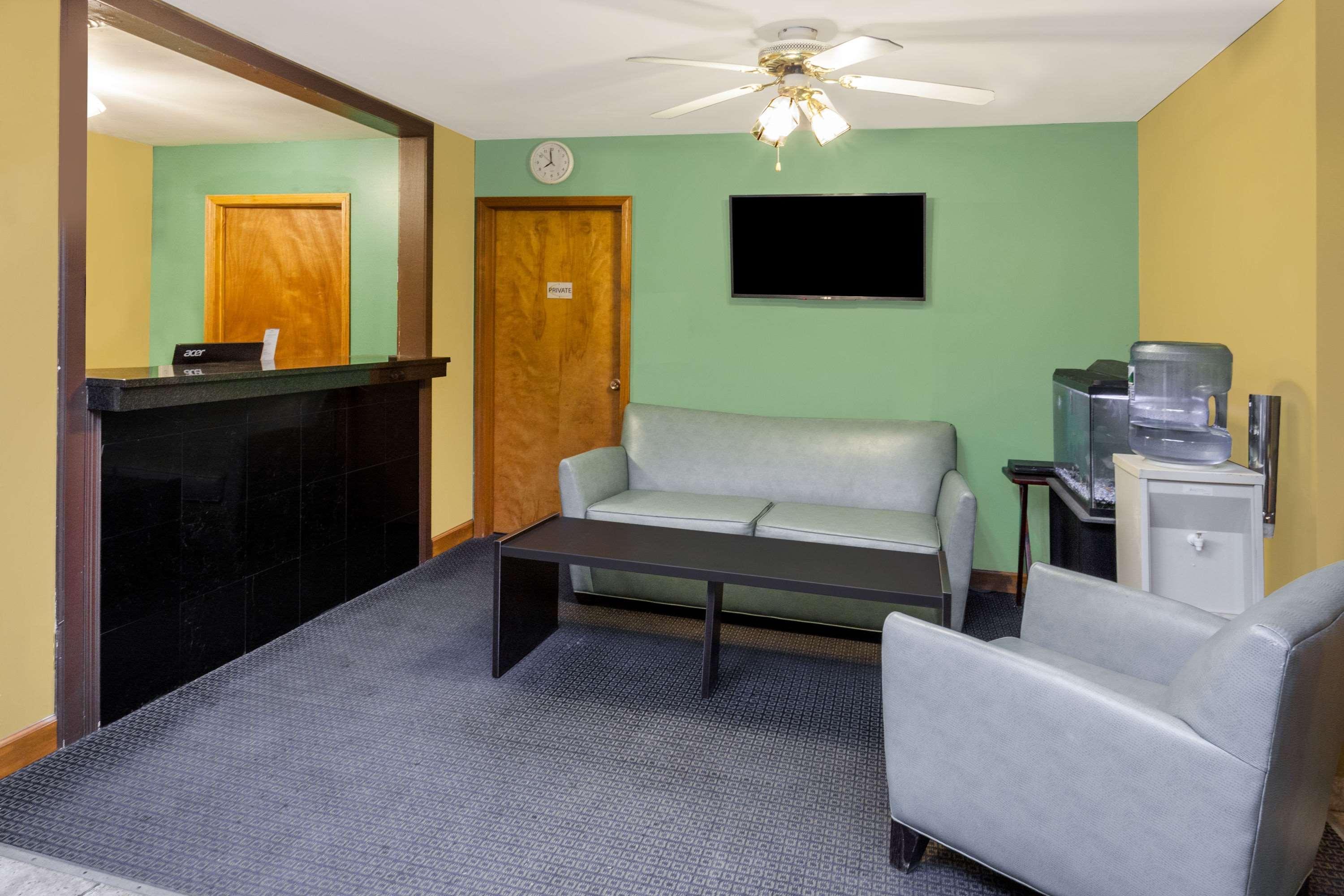 Super 8 By Wyndham Stevensville St Joseph Exterior foto